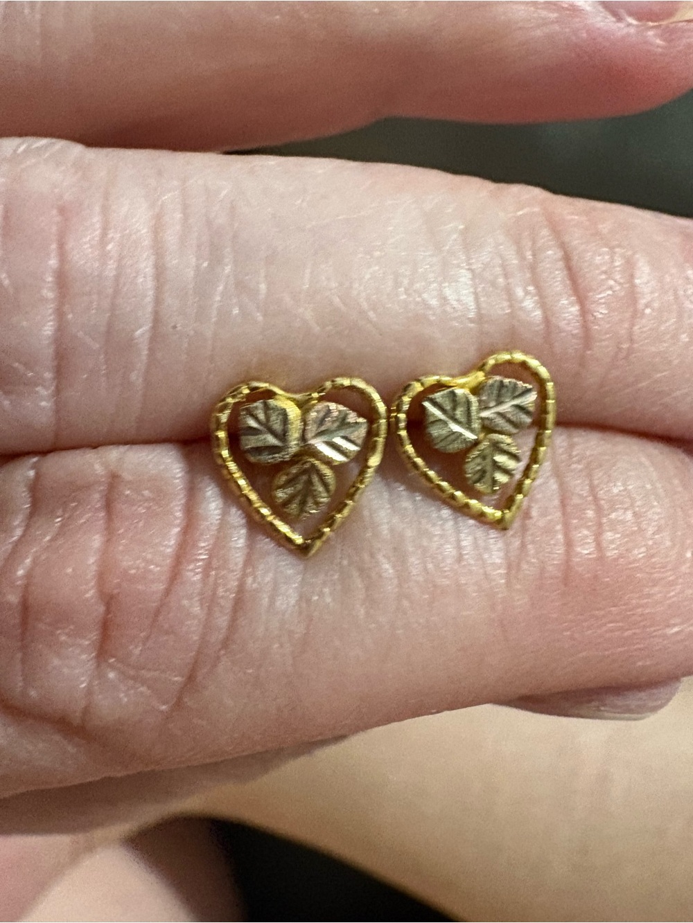 10k Heart Shape Etched Leaf Stud Earrings Solid Gold